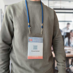 cordon12mm deux mousquetons simplex bleu roi (porté)